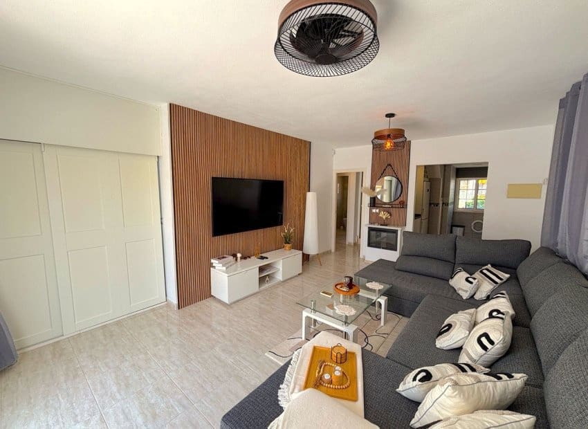 3 sypialnia Willa na sprzedaż w Villamartin z basenem - 424 995 € (Ref: 9763879)