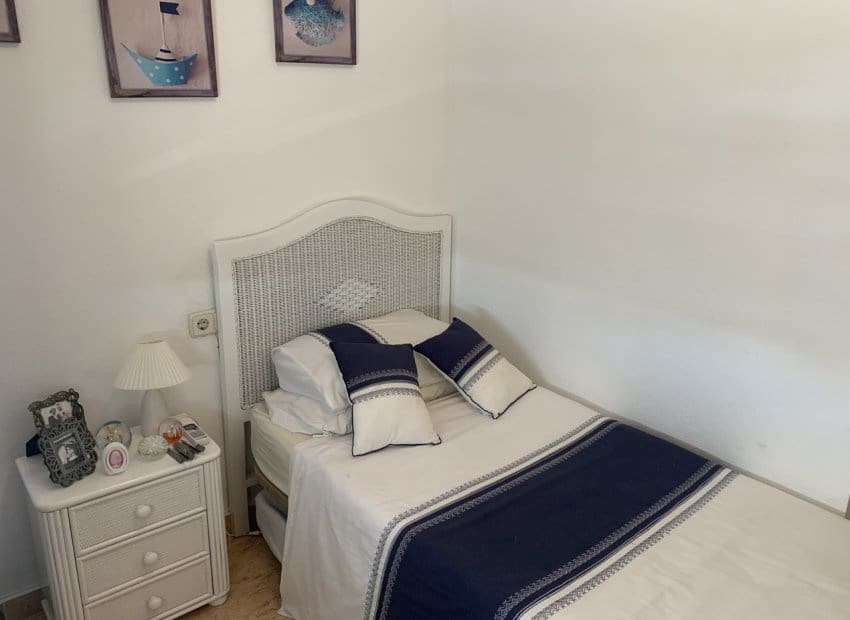 3 soveværelse Villa til salg i Villamartin med swimmingpool - € 299.950 (Ref: 9763880)