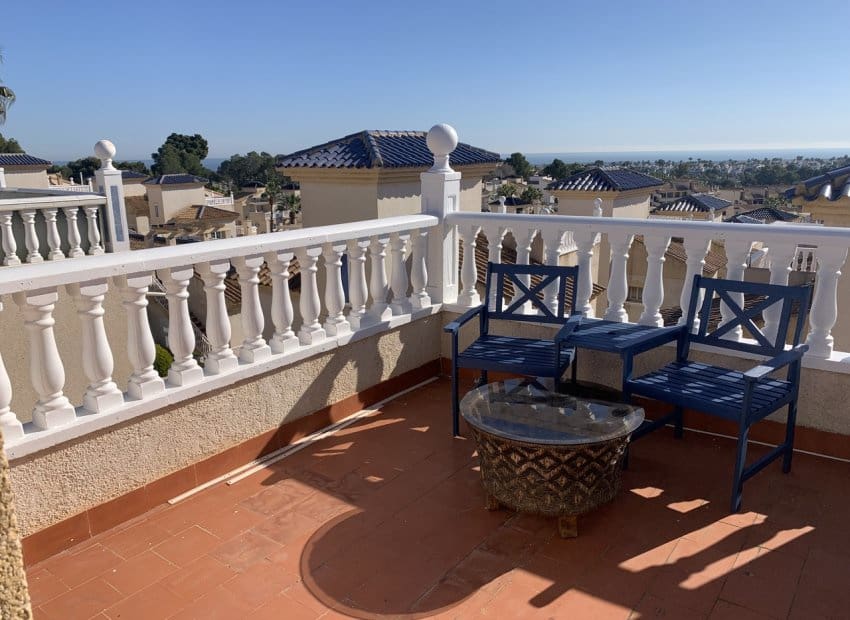 3 soveværelse Villa til salg i Villamartin med swimmingpool - € 299.950 (Ref: 9763880)