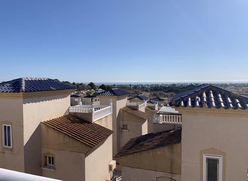 3 soveværelse Villa til salg i Villamartin med swimmingpool - € 299.950 (Ref: 9763880)