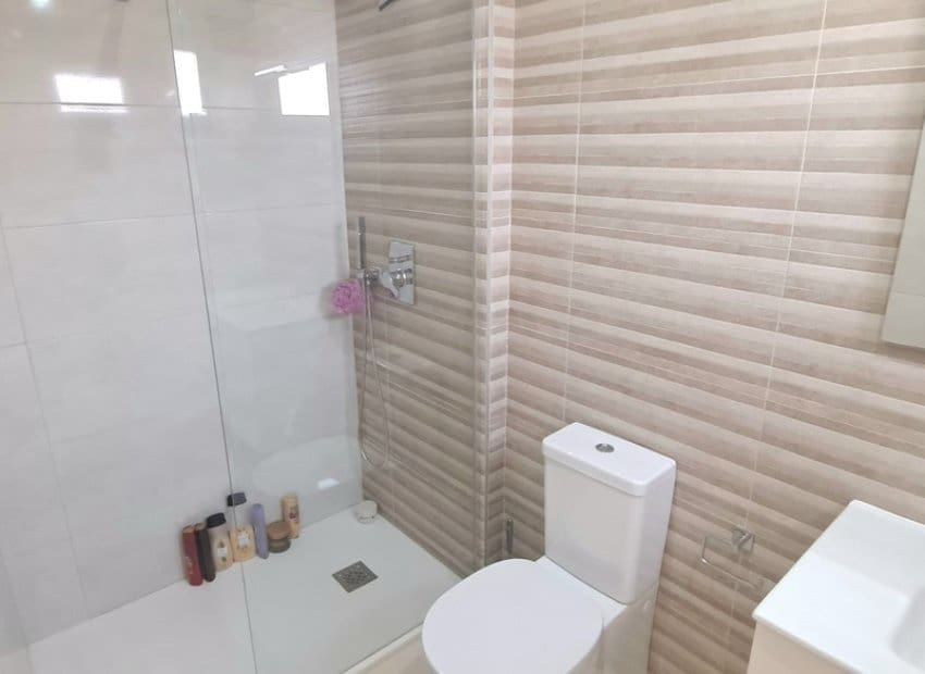 2 soverom Leilighet til salgs i Los Dolses med svømmebasseng garasje - € 275 000 (Ref: 9763883)