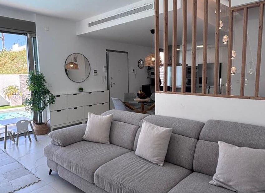 5 chambre Villa/Maison à vendre à Villamartin avec piscine - 595 000 € (Ref: 9763884)