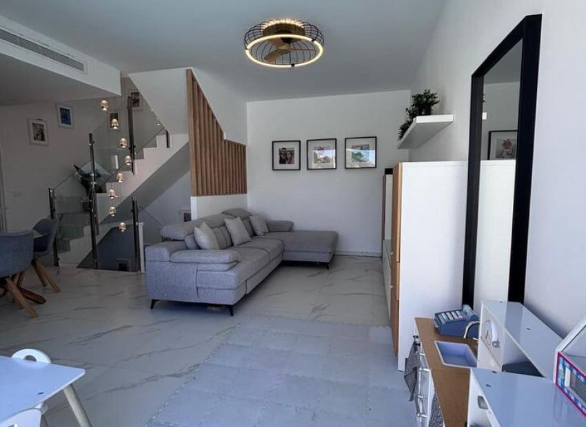 5 chambre Villa/Maison à vendre à Villamartin avec piscine - 595 000 € (Ref: 9763884)