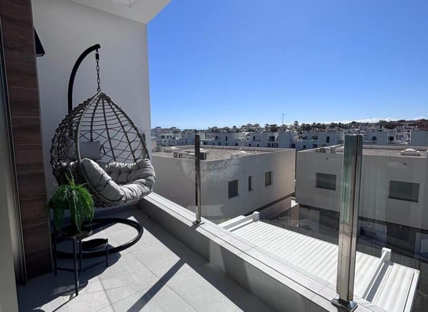 5 chambre Villa/Maison à vendre à Villamartin avec piscine - 595 000 € (Ref: 9763884)