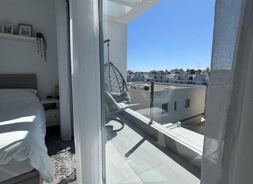 5 chambre Villa/Maison à vendre à Villamartin avec piscine - 595 000 € (Ref: 9763884)