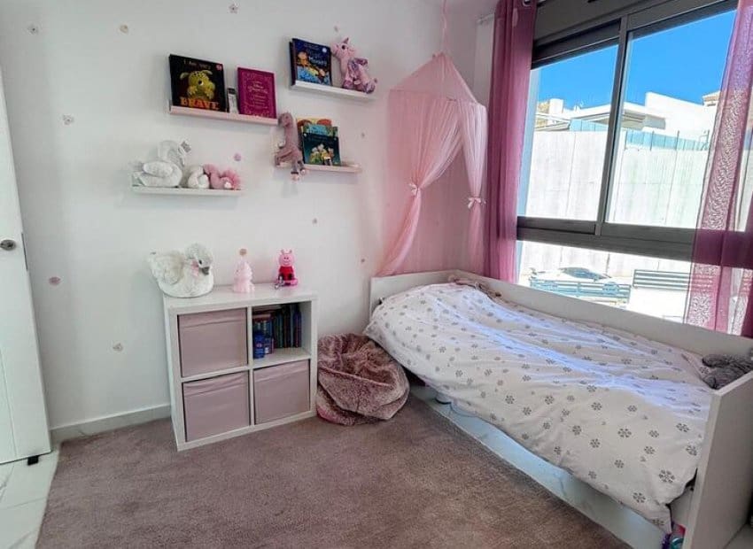 5 chambre Villa/Maison à vendre à Villamartin avec piscine - 595 000 € (Ref: 9763884)