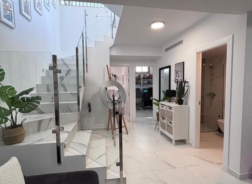 5 chambre Villa/Maison à vendre à Villamartin avec piscine - 595 000 € (Ref: 9763884)