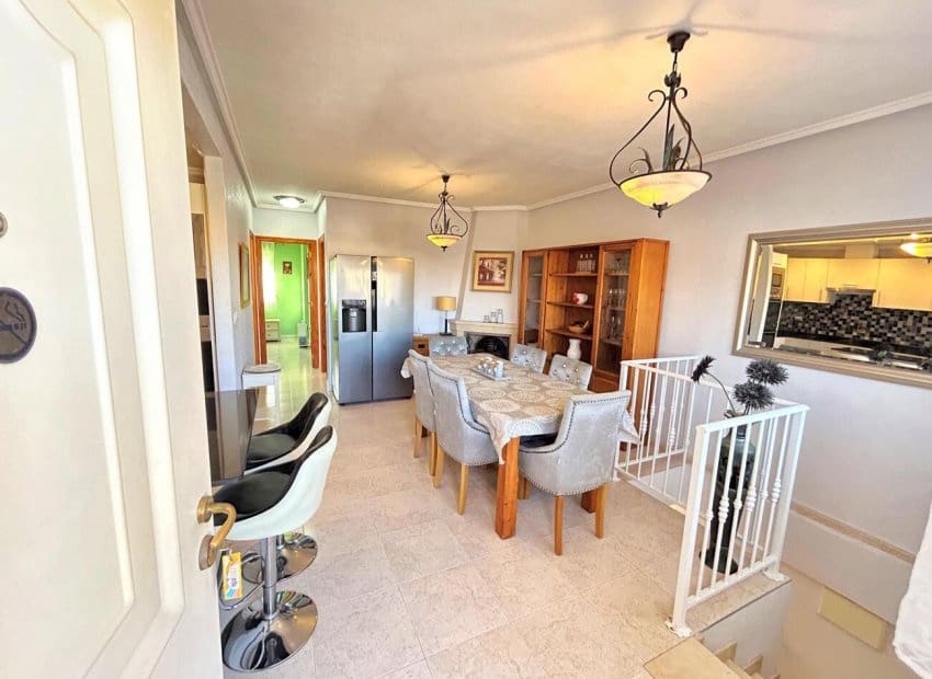 4 soverom Hus til salgs i Villamartin med svømmebasseng garasje - € 249 900 (Ref: 9763885)