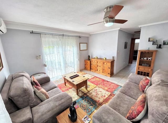 4 soverom Hus til salgs i Villamartin, Orihuela med svømmebasseng garasje - € 249 900 (Ref: 9763885)