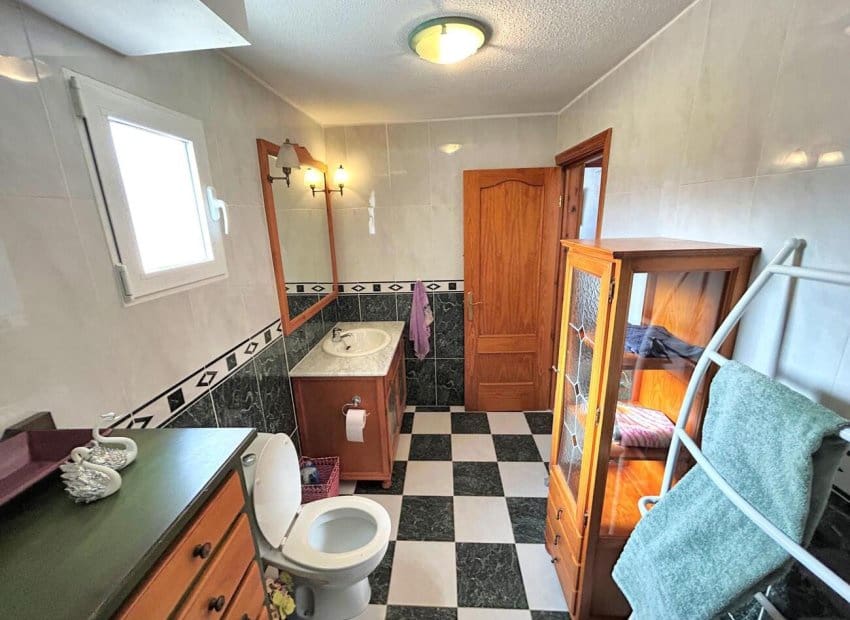 4 soverom Hus til salgs i Villamartin med svømmebasseng garasje - € 249 900 (Ref: 9763885)