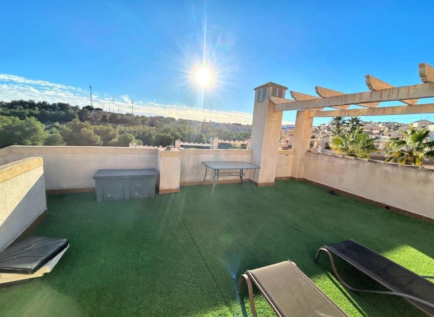 4 soverom Hus til salgs i Villamartin med svømmebasseng garasje - € 249 900 (Ref: 9763885)