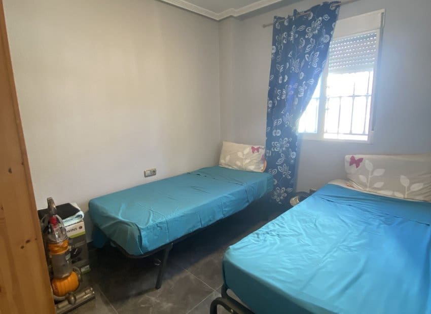 5 makuuhuone Huvila myytävänä paikassa La Zenia mukana uima-altaan - 359 995 € (Ref: 9763886)