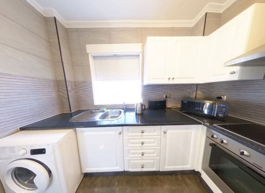 5 makuuhuone Huvila myytävänä paikassa La Zenia mukana uima-altaan - 359 995 € (Ref: 9763886)