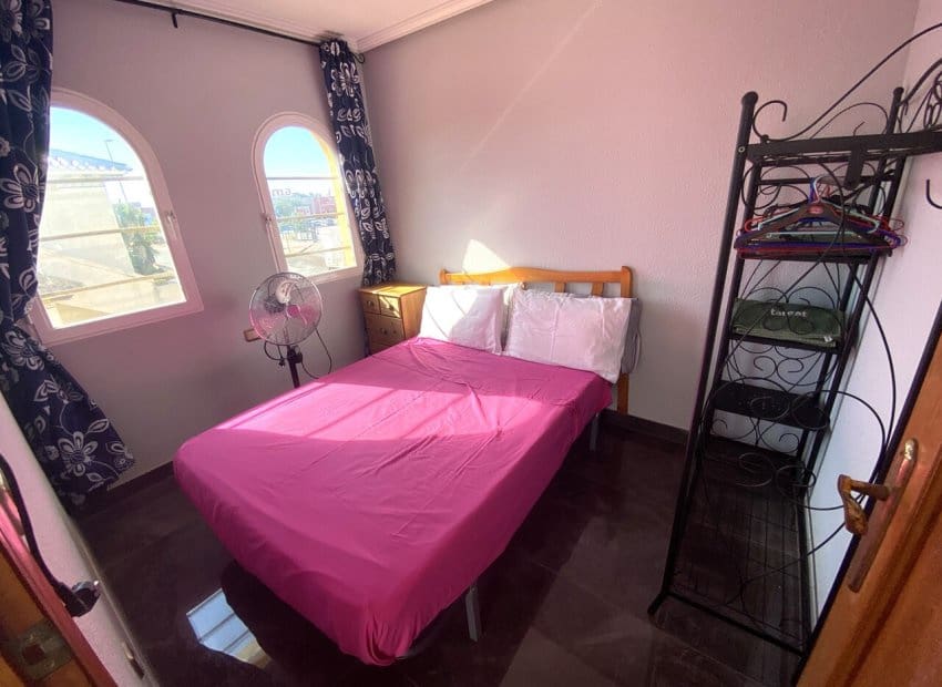 5 makuuhuone Huvila myytävänä paikassa La Zenia mukana uima-altaan - 359 995 € (Ref: 9763886)