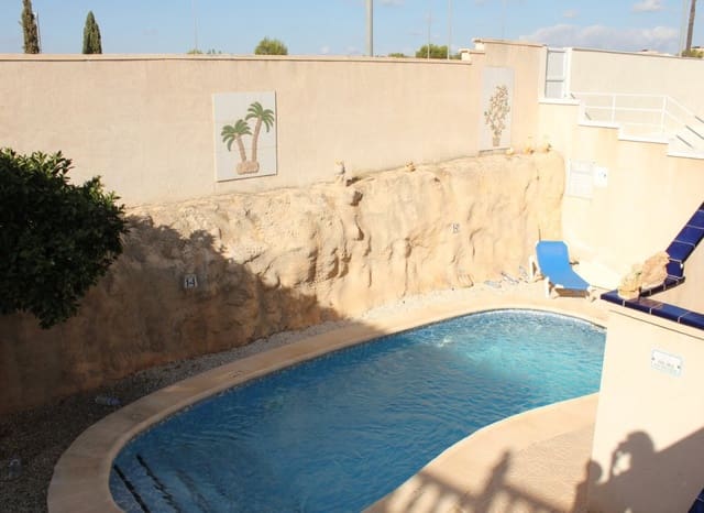 5 soverom Villa til salgs i La Zenia, Orihuela med svømmebasseng - € 359 995 (Ref: 9763886)