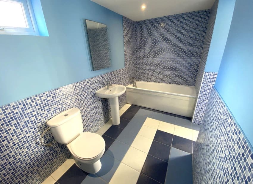 5 makuuhuone Huvila myytävänä paikassa La Zenia mukana uima-altaan - 359 995 € (Ref: 9763886)