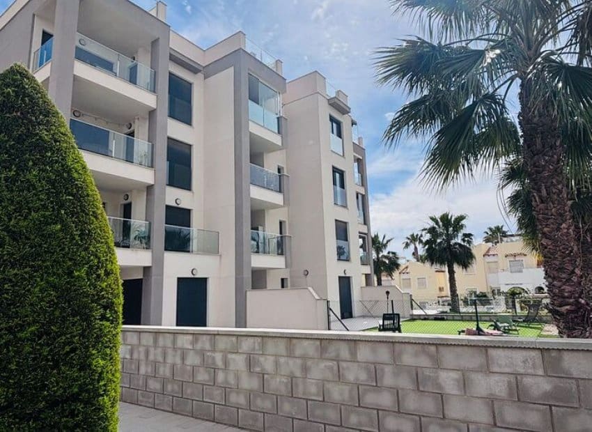 2 slaapkamer Appartement te koop in Villamartin met zwembad - € 205.000 (Ref: 9763887)