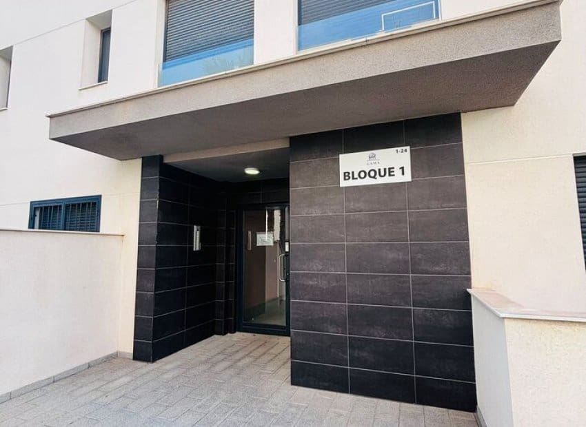 2 slaapkamer Appartement te koop in Villamartin met zwembad - € 205.000 (Ref: 9763887)