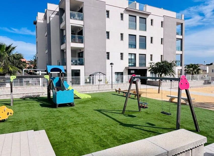 2 slaapkamer Appartement te koop in Villamartin met zwembad - € 205.000 (Ref: 9763887)