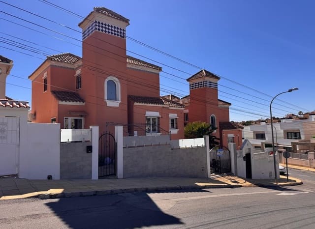 3 soveværelse Villa til salg i Blue Lagoon med swimmingpool - € 329.995 (Ref: 9763890)