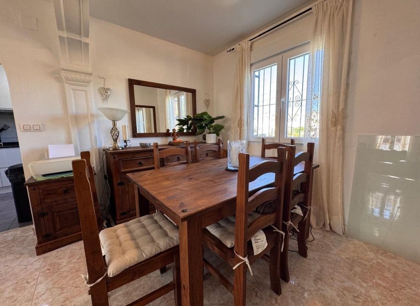 3 soveværelse Villa til salg i Blue Lagoon med swimmingpool - € 329.995 (Ref: 9763890)