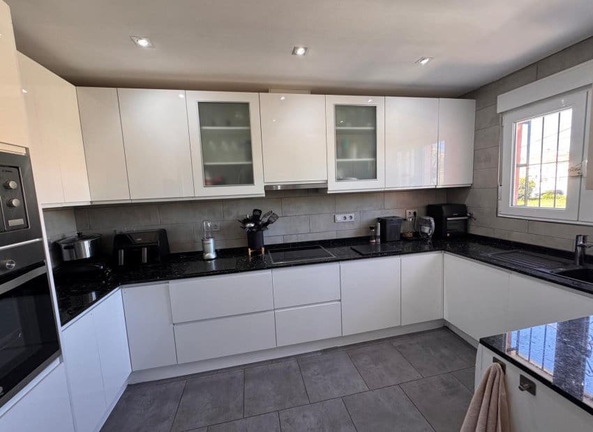 3 soveværelse Villa til salg i Blue Lagoon med swimmingpool - € 329.995 (Ref: 9763890)