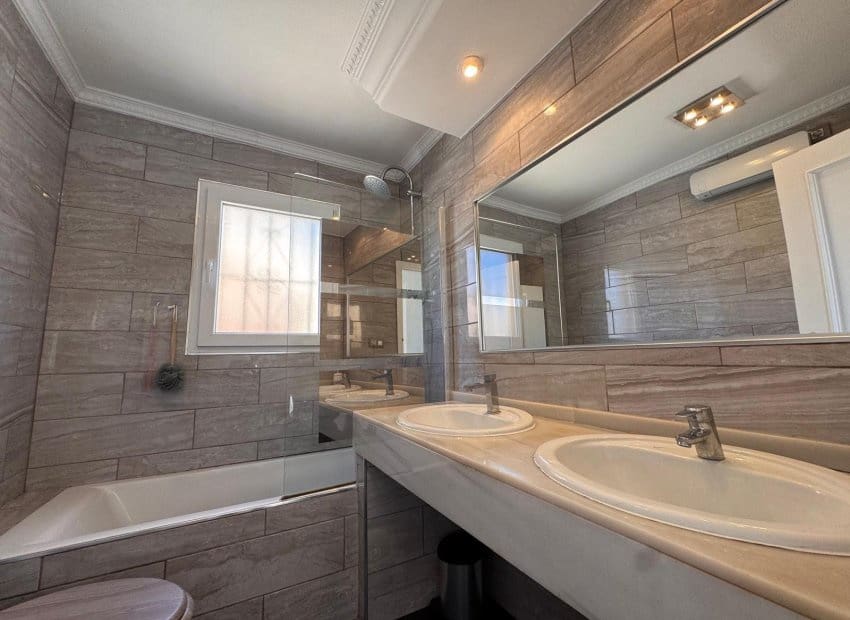 3 soveværelse Villa til salg i Blue Lagoon med swimmingpool - € 329.995 (Ref: 9763890)