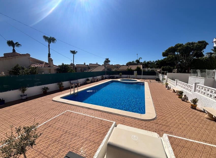 2 soverom Villa til salgs i Ciudad Quesada med svømmebasseng - € 225 000 (Ref: 9763891)