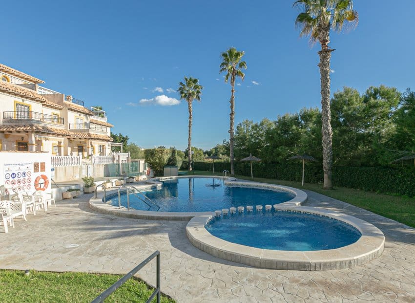 3 soverom Rekkehus til salgs i Playa Flamenca med svømmebasseng - € 224 500 (Ref: 9763892)