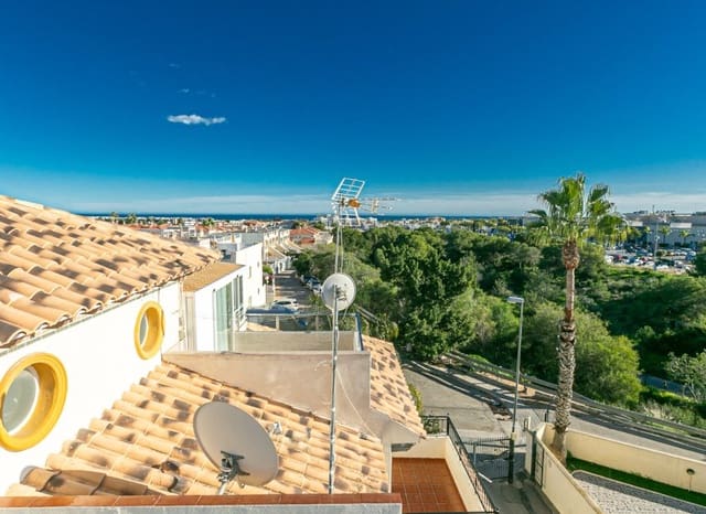 3 soverom Rekkehus til salgs i Playa Flamenca, Orihuela med svømmebasseng - € 224 500 (Ref: 9763892)