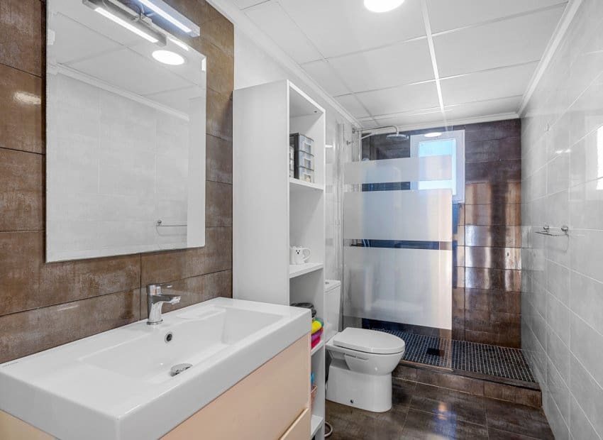 3 soverom Hus til salgs i Orihuela Costa med svømmebasseng garasje - € 265 000 (Ref: 9763893)