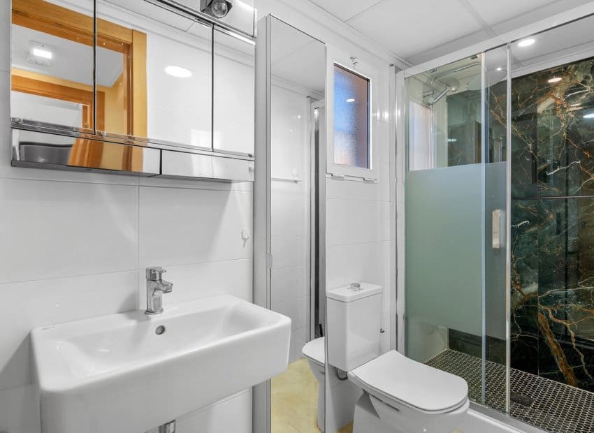 3 soverom Hus til salgs i Orihuela Costa med svømmebasseng garasje - € 265 000 (Ref: 9763893)