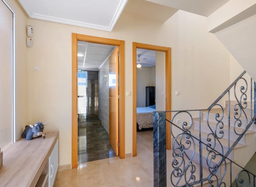 3 soverom Hus til salgs i Orihuela Costa med svømmebasseng garasje - € 265 000 (Ref: 9763893)