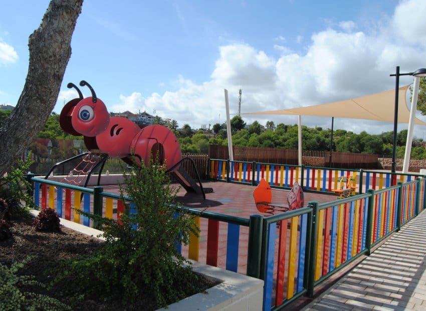 2 slaapkamer Penthouse te koop in Villamartin met zwembad garage - € 359.000 (Ref: 9777079)