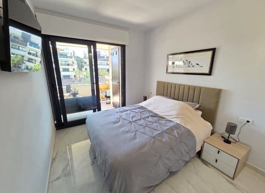 2 chambre Appartement à vendre à Los Altos avec piscine garage - 299 900 € (Ref: 9778979)