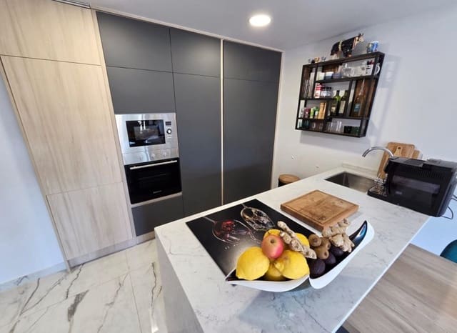 2 chambre Appartement à vendre à Los Altos avec piscine garage - 299 900 € (Ref: 9778979)