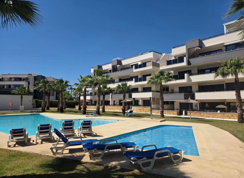 2 chambre Appartement à vendre à Los Altos avec piscine garage - 299 900 € (Ref: 9778979)