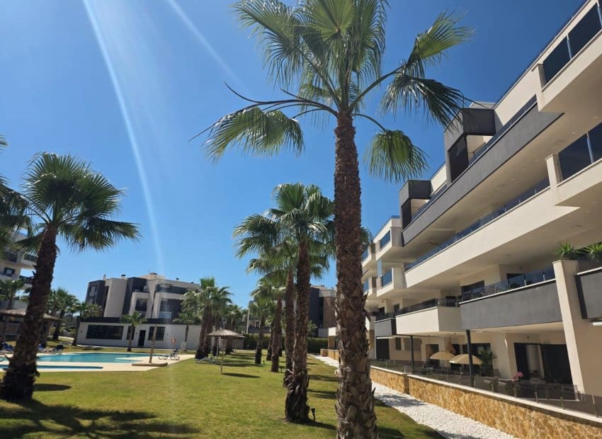 2 chambre Appartement à vendre à Los Altos avec piscine garage - 299 900 € (Ref: 9778979)