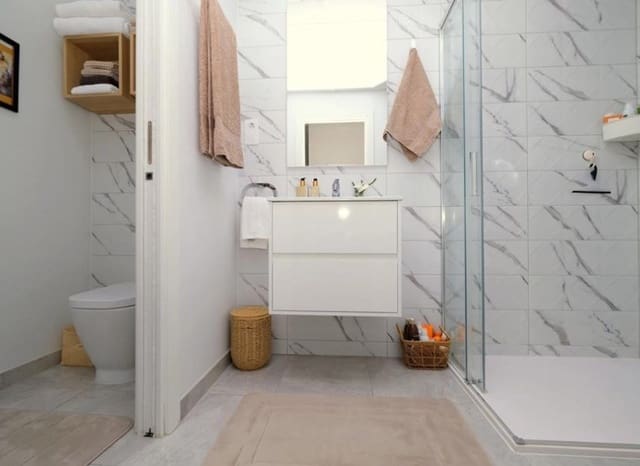 2 slaapkamer Appartement te koop in Villamartin, Orihuela met zwembad garage - € 249.999 (Ref: 9798121)