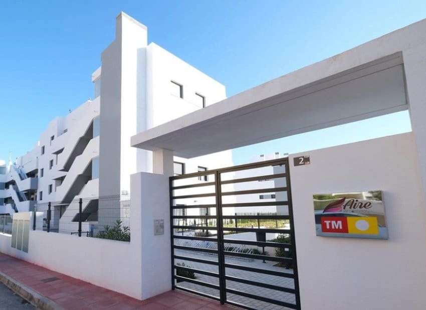 2 slaapkamer Appartement te koop in Villamartin met zwembad garage - € 249.999 (Ref: 9798121)