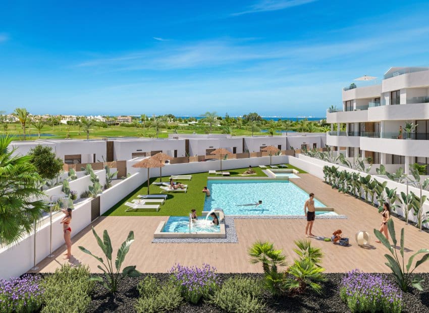 2 soveværelse Lejlighed til salg i Los Alcazares med swimmingpool garage - € 279.000 (Ref: 9800217)