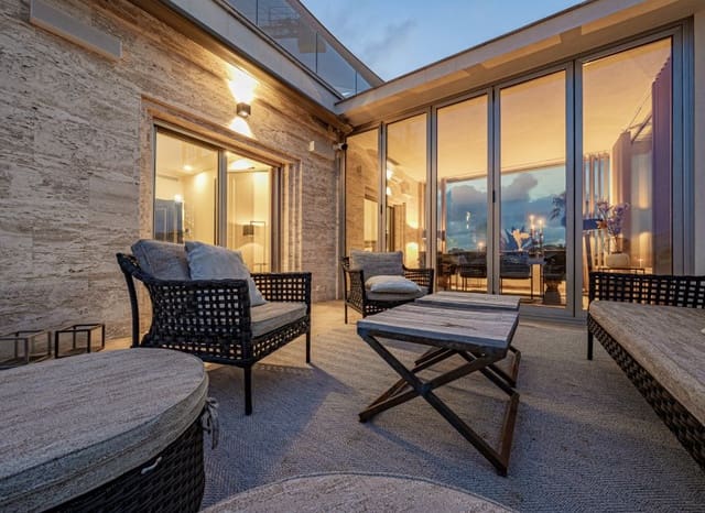 6 slaapkamer Villa te koop in La Zenia, Orihuela met zwembad garage - € 2.950.000 (Ref: 9800241)