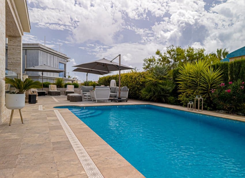 6 bedroom Villa for sale in La Zenia with pool garage - € 2,950,000 (Ref: 9800241)