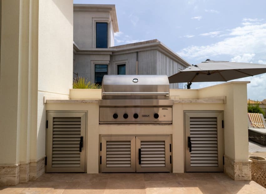 6 bedroom Villa for sale in La Zenia with pool garage - € 2,950,000 (Ref: 9800241)