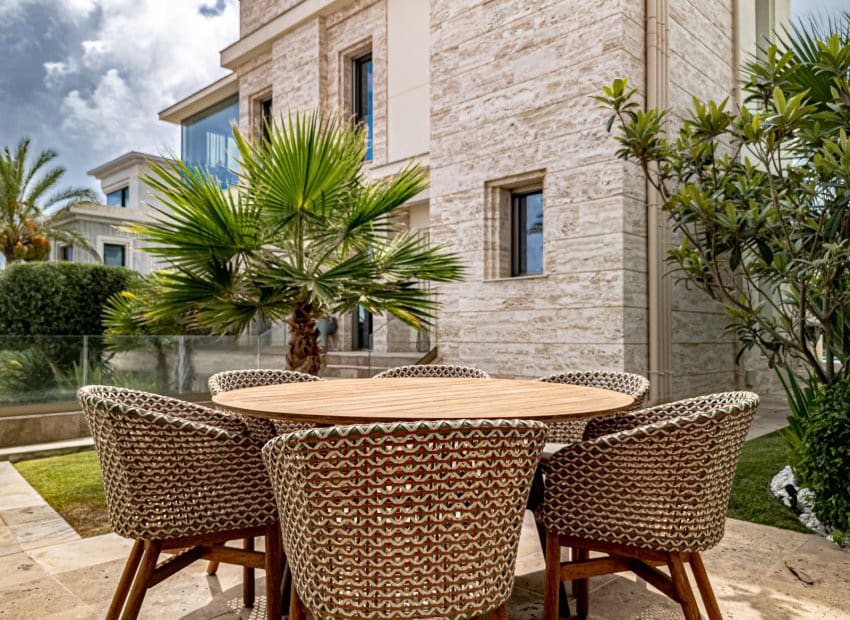 6 bedroom Villa for sale in La Zenia with pool garage - € 2,950,000 (Ref: 9800241)