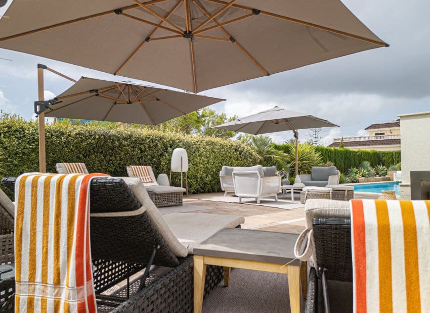 6 bedroom Villa for sale in La Zenia with pool garage - € 2,950,000 (Ref: 9800241)