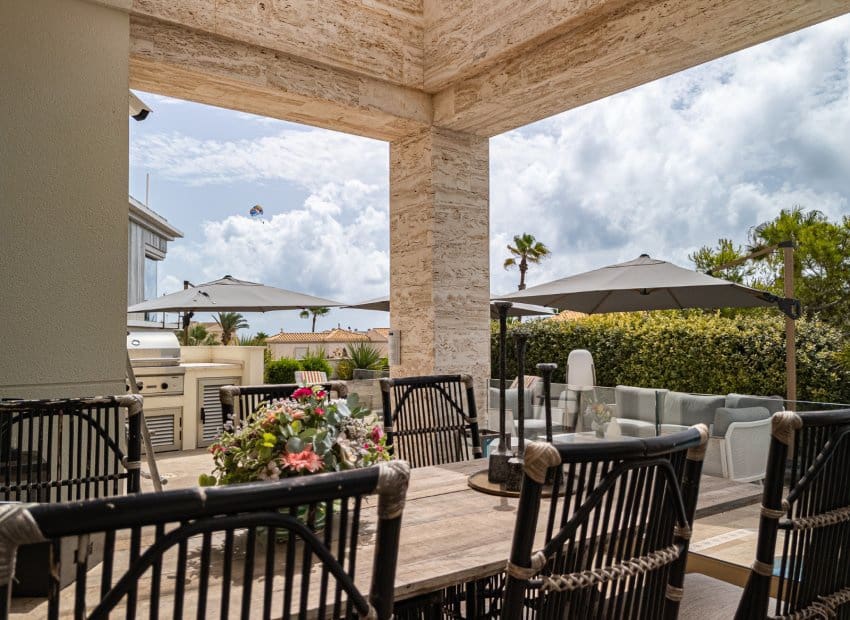 6 bedroom Villa for sale in La Zenia with pool garage - € 2,950,000 (Ref: 9800241)