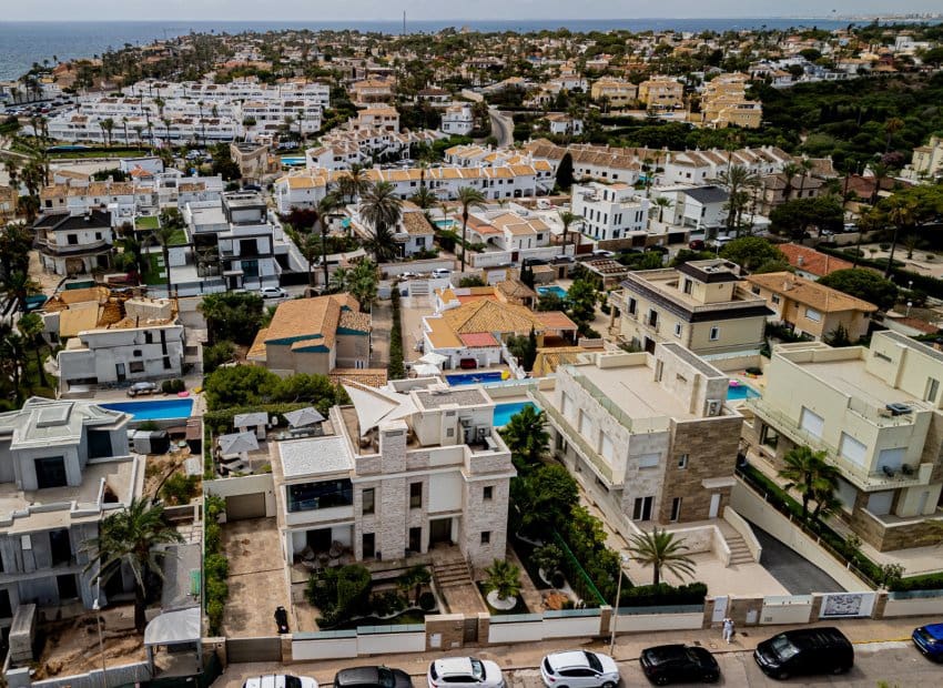 6 bedroom Villa for sale in La Zenia with pool garage - € 2,950,000 (Ref: 9800241)