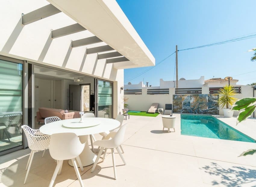 3 Zimmer Villa zu verkaufen in Orihuela Costa mit Pool - 524.900 € (Ref: 9800242)