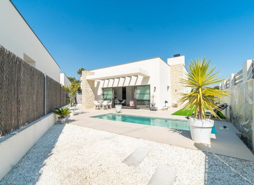 3 Zimmer Villa zu verkaufen in Orihuela Costa mit Pool - 524.900 € (Ref: 9800242)